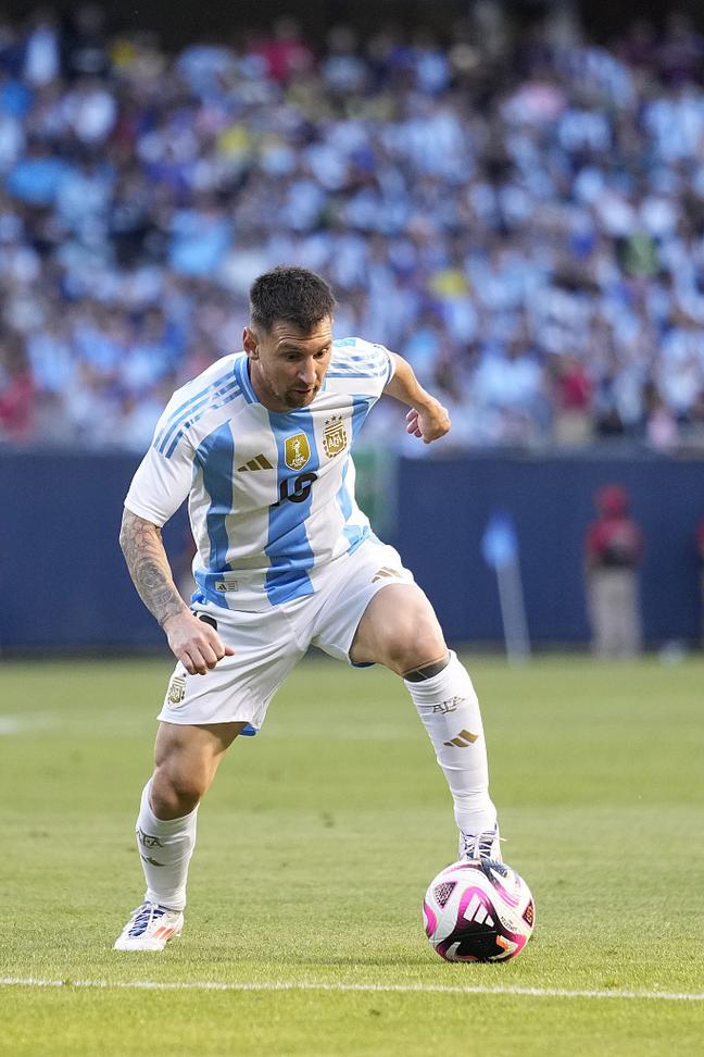 天空体育：利物浦对伊萨克的首份报价为1.1亿镑外加浮动（天空体育：利物浦首报1.1亿镑+浮动条款求购伊萨克）