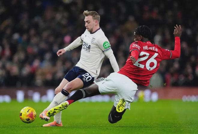 阿拉木图凯拉特因天气更换主场，新主场有屋顶和温控系统（受天气影响，阿拉木图凯拉特迁至配备屋顶与温控的新主场）