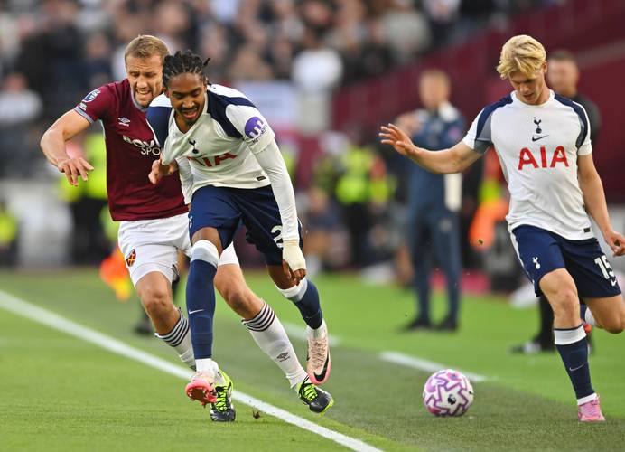 惨遭9连败！鹈鹕2胜15负继续排名西部垫底（鹈鹕遭遇九连败，2胜15负仍居西部末位）