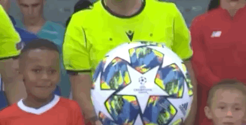 欧联3-4：42岁范佩西率荷甲第2遭罗甲第9绝杀，95分钟丢球酿悲剧（欧联3-4：42岁范佩西率荷甲次席队补时95分钟失守，遭罗甲第9绝杀）