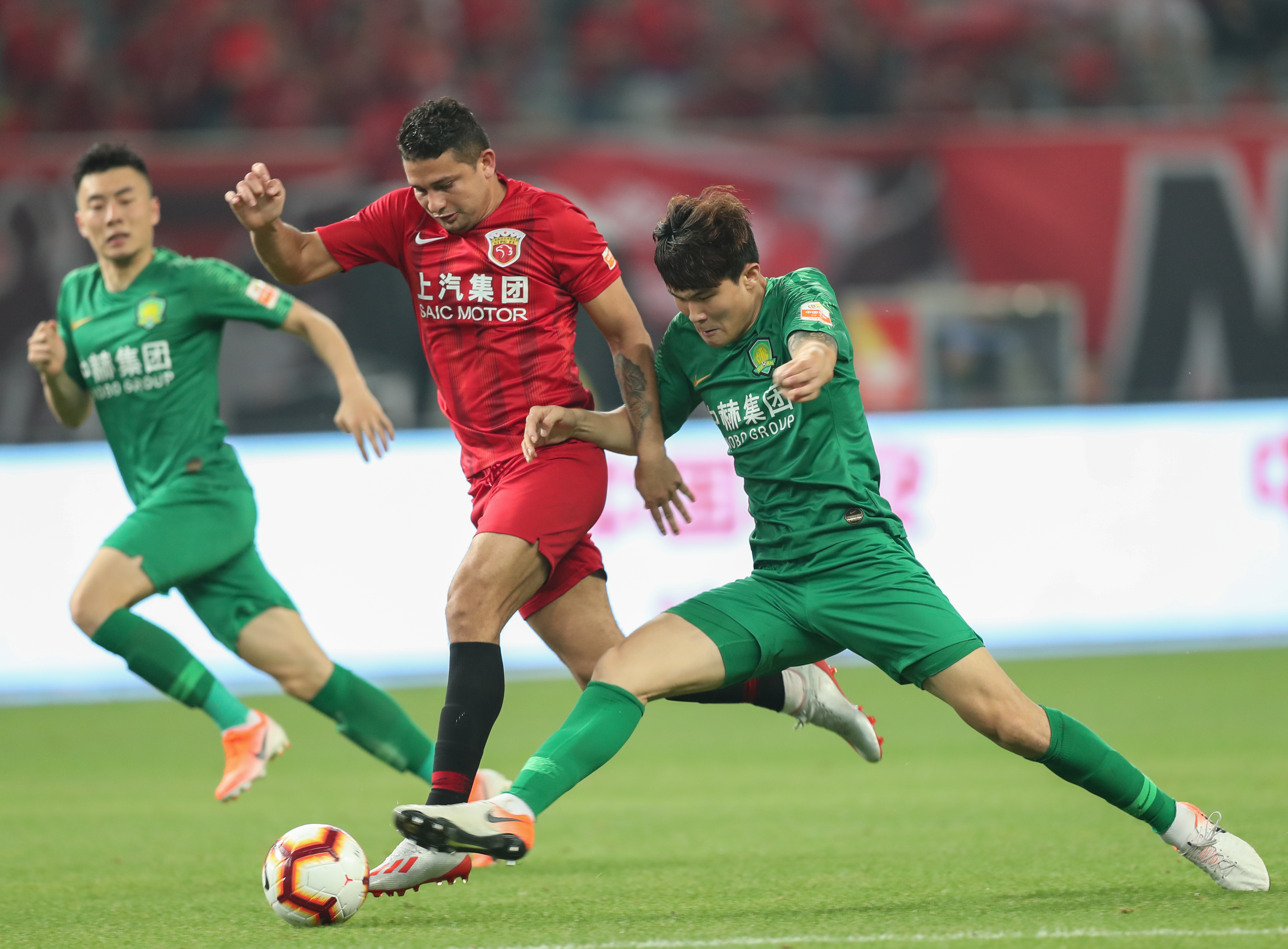 佩杜拉：那不勒斯持续追逐梅努；洛伦佐-卢卡换奇克传闻不实（佩杜拉：那不勒斯继续追梅努，洛伦佐-卢卡与奇克互换纯属谣传）