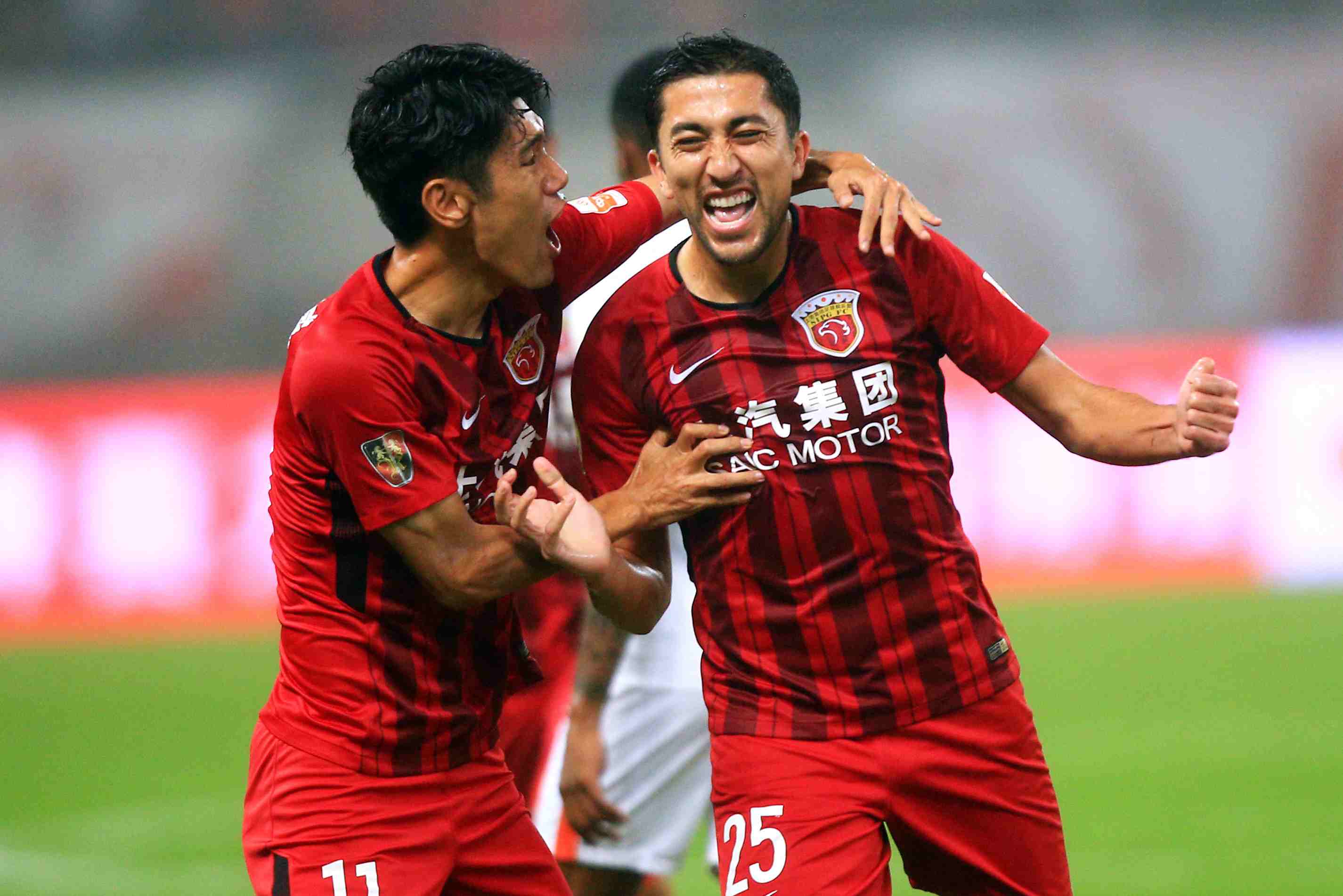 2-1！张帅晋级16强，决胜盘连输4局拒绝逆转，赛后振臂怒吼（2-1！张帅闯进16强，决胜盘连丢4局惊险拒逆转，赛后高举双臂怒吼）