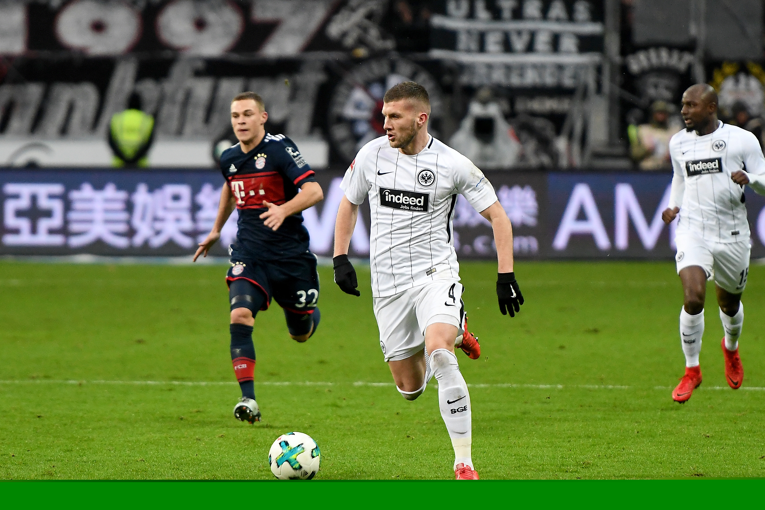 曼城4-0利物浦瓜帅再次统治德比（曼城4-0完胜利物浦 瓜迪奥拉再显德比统治力）