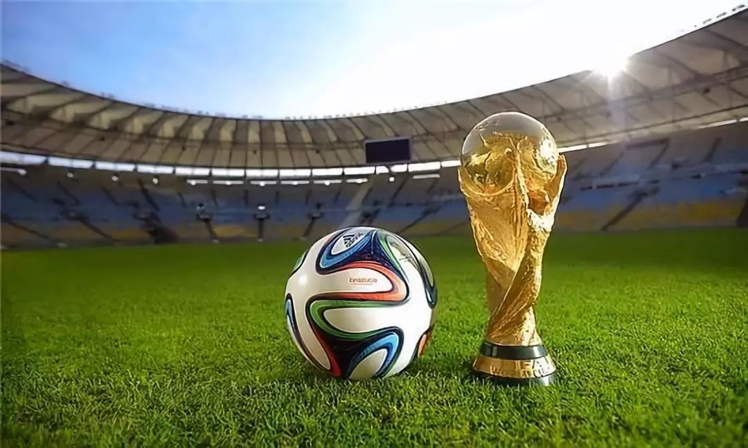 榜首战！中国女排赢酣畅淋漓一胜 李盈莹的替补揽得分王（榜首对决！中国女排畅快大胜，李盈莹替补勇夺得分王）