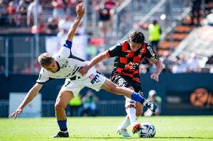 419场，张稀哲超越杨智位列国安队史总出场数第二（张稀哲第419次出场，超越杨智升至国安队史出场榜第二）