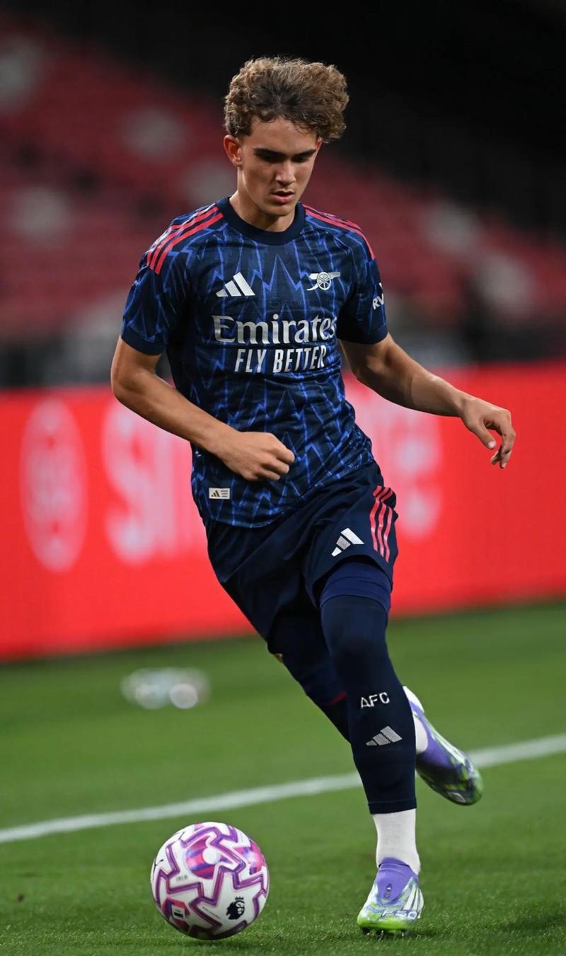 莫利纳：西蒙尼一直鼓励我，要我相信自己（莫利纳：在西蒙尼的鼓励下，我学会了相信自己）