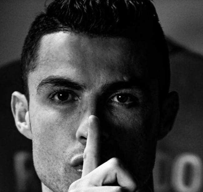 裁判成了最忙的人（全场最忙的是裁判）