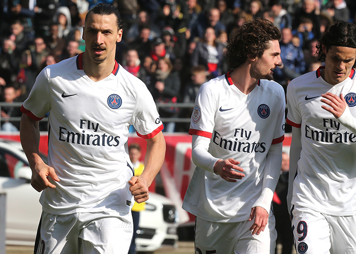 奥斯梅恩面对坦桑尼亚7次射门但未进球：1球被吹+1球被极限解围（奥斯梅恩对阵坦桑尼亚7射仍挂零：一球被判无效、一次被门线解围）