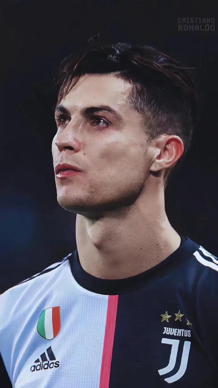 斯基拉：切尔西中场乌戈舒库加盟伯恩利的转会费为2300万镑（斯基拉称：乌戈舒库以2300万镑从切尔西转投伯恩利）