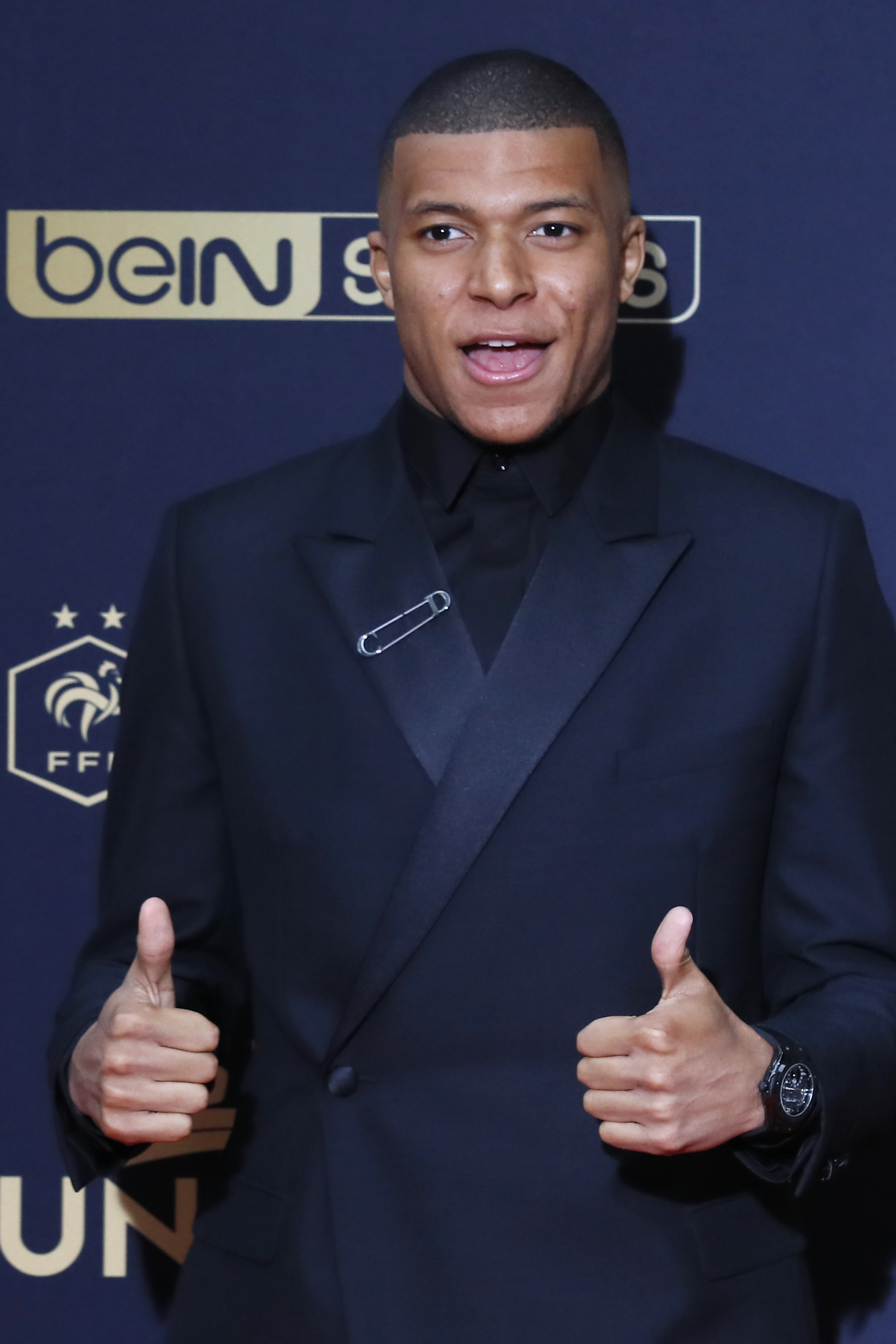 继续施压内格雷拉案，皇马要求获取巴萨审计报告以及票据（皇马加码施压内格雷拉案，索取巴萨审计报告与票据）