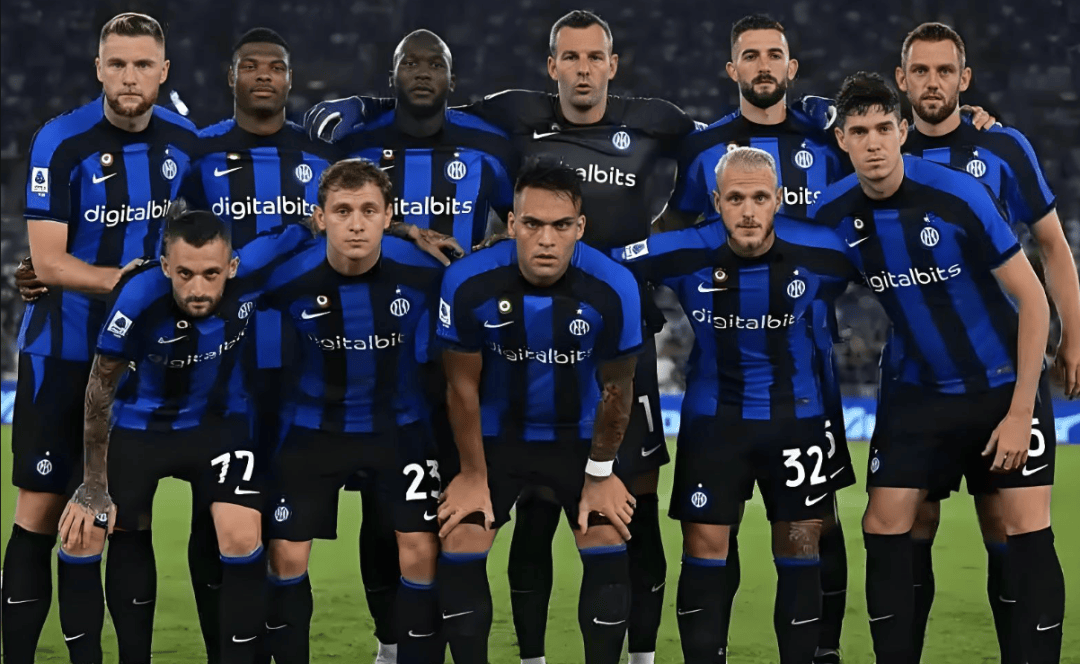 巴萨有意？德天空：努萨没解约条款，莱比锡冬窗不打算卖他（巴萨心动？德媒：努萨无解约金，莱比锡冬窗无意出售）